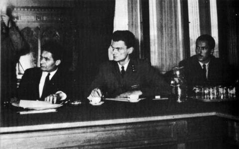 Magyar-szovjet csapatkivonási tárgyalások a Parlamentben - Maléter Pál és Erdei Ferenc tárgyal a Szovjet Haderők tököli főparancsnokával, 1956. XI. 3.