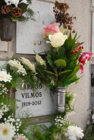 Faragó Vilmos urnája a Farkasréti temetőben