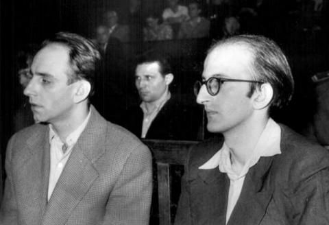 Obersovszky Gyula és Gáli József a bíróság előtt 1957-ben 