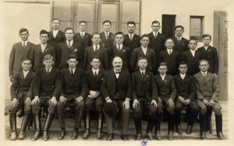 Tomasovszky András középiskolai osztályképe