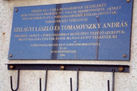 Szilágyi László és Tomasovszky András emléktáblája