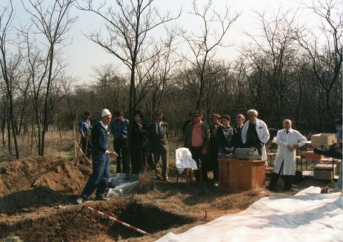 A Nagy Imre-per áldozatainak exhumálása és azonosítása az Új Köztemető 301-es parcellájában