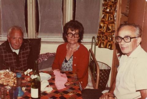 Vörös Zoltánné a férjével jobbra - balra az apósa