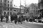 Szovjet katonák Budapesten, az Üllői út - József körút kereszteződésében