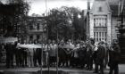 Pákh Tibor litvánokkal egy tüntetésen