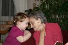 Kovách Erzsébet a 90. születésnapján a harmadik dédunokájával, Bogival